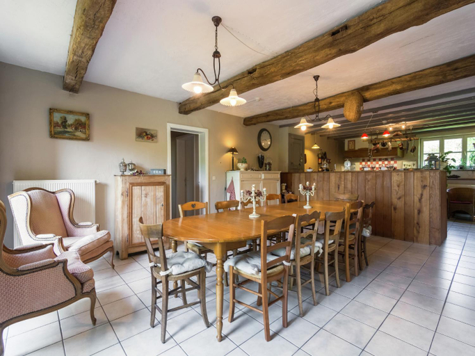 Food & Drinks, Quaint Holiday Home in Bievre with Terrace, Namur