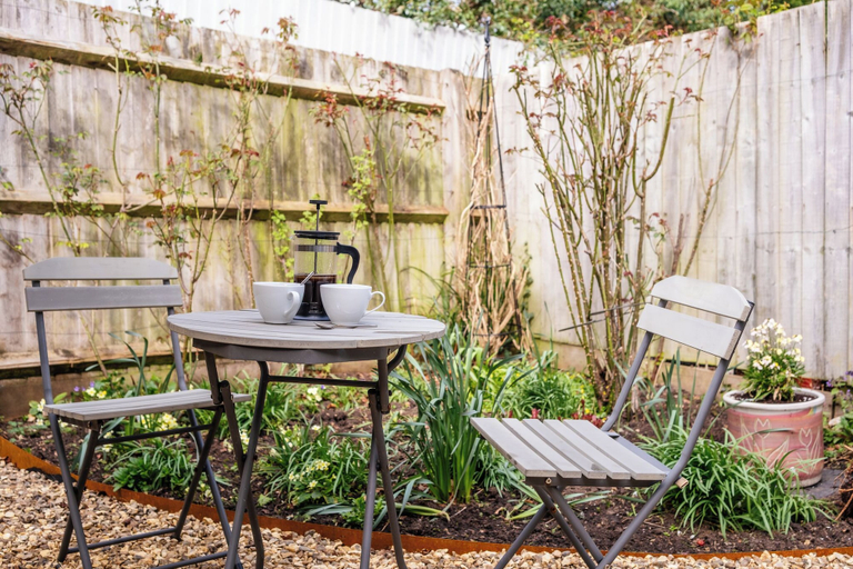 Outdoor dining 4, Beautiful Two BD Home Near Cirencester, Gloucestershire