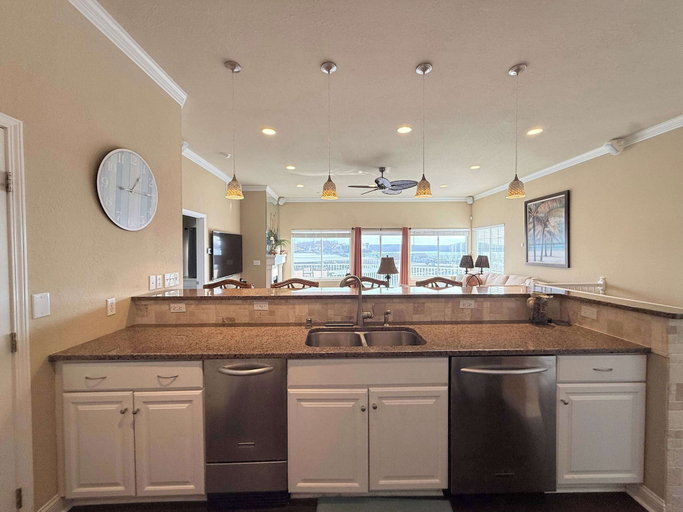 Interior 2, Malibu Sunrise Lakefront Oasis, Camden