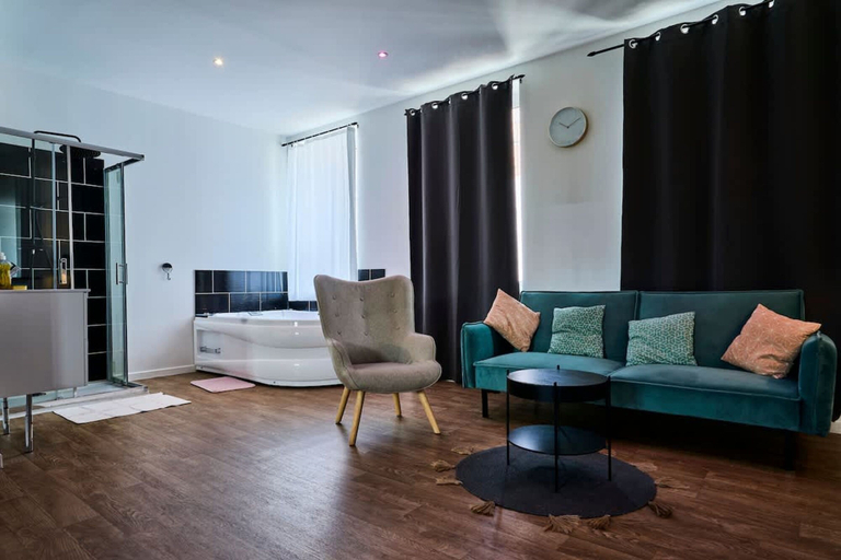 Room 3, Grand Studio Avec Balneo Proche Gare, Nord