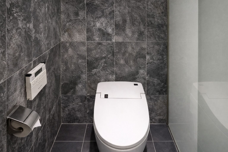 Bathroom 3, Zenith Hotel, Gyeyang
