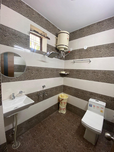 Bathroom 5, Sky Light Homestay, Dehradun