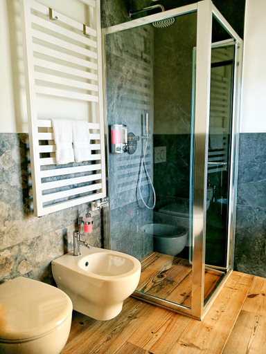 Bathroom 3, La Tornalla, Aosta