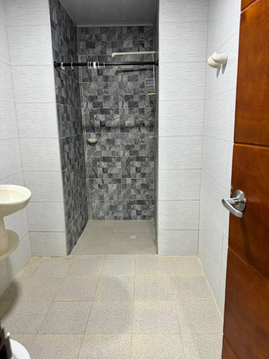 Bathroom 3, Villa Lexis, Tolú