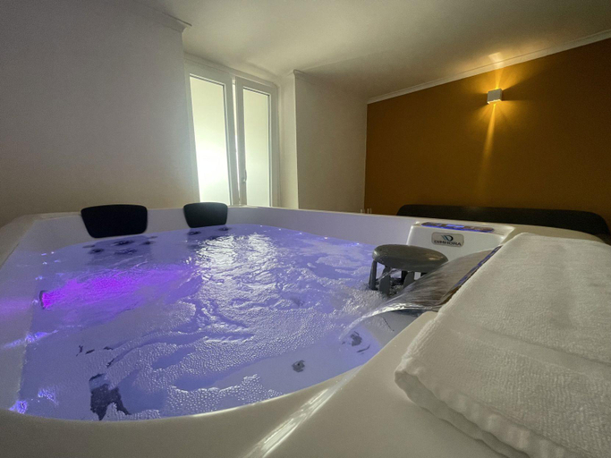 Bathroom 3, Villa Angela Suite, Taranto
