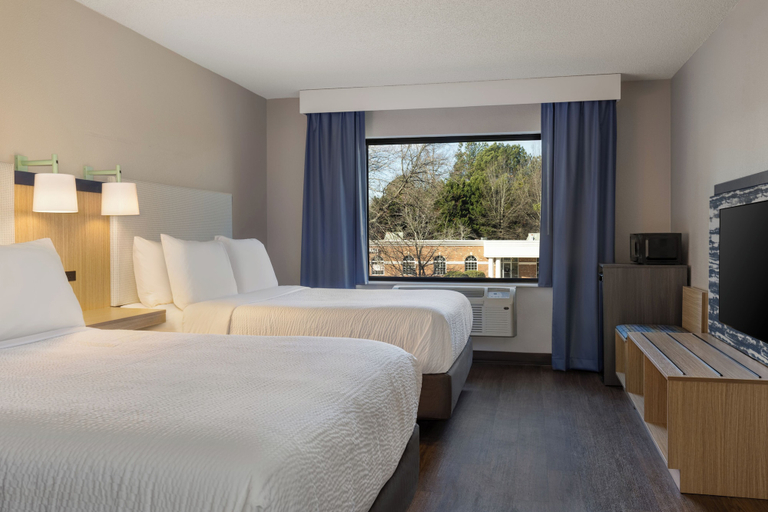 Bedroom 4, Lake Norman Inn and Suites, Mecklenburg