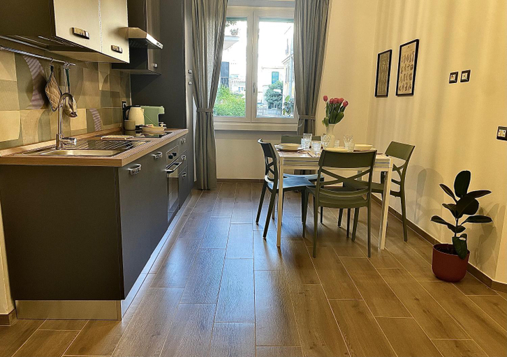 Others 5, Vatican flat family suite, Roma