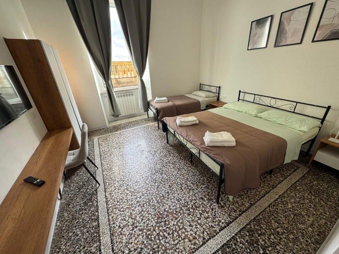 Bedroom 5, Mosaic Inn, Genova