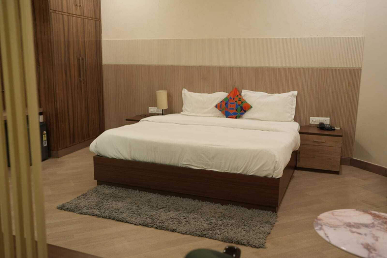 Room 5, Hotel Aman Paradise, Kanpur Nagar