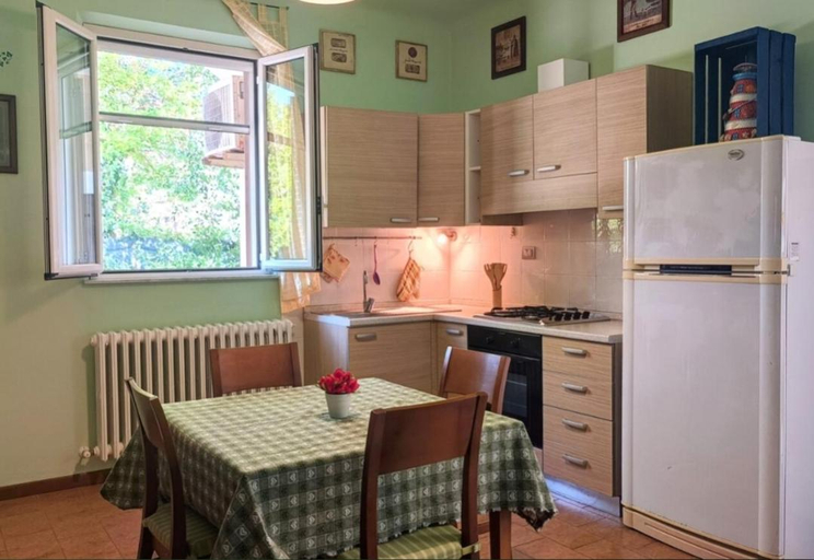 Others 5, Edera Room and Apartment, Fermo