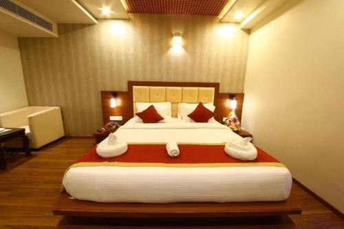Others 4, Royal Stay, Bangalore