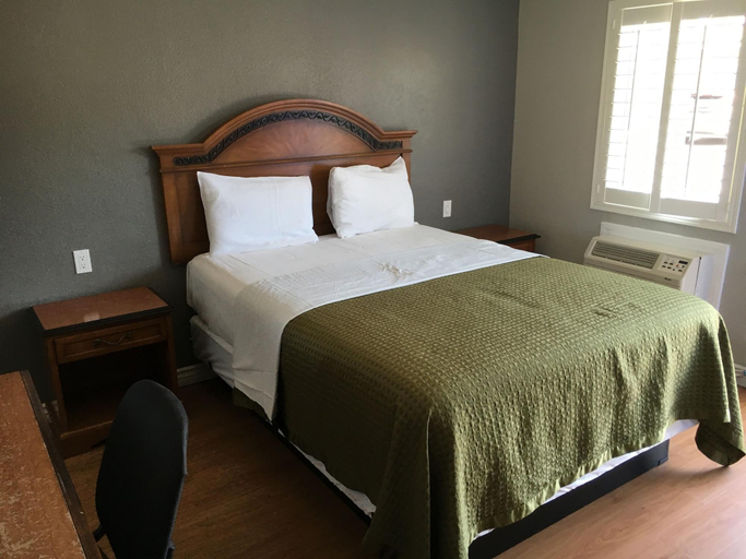 Bedroom 1, Town House Motel, Los Angeles