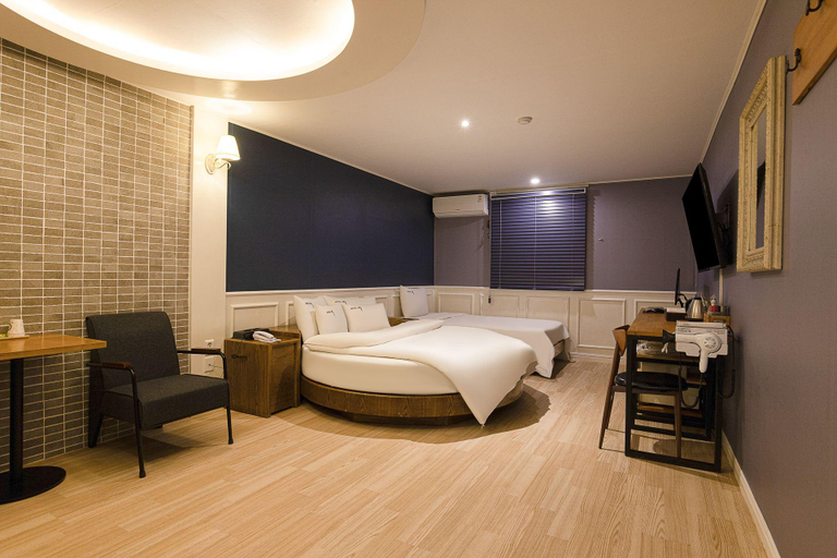 Bedroom 4, Uijeongbu Gru, Yangju