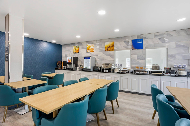 Food & Drinks 5, Comfort Inn & Suites Harrisburg-Hershey North, Dauphin