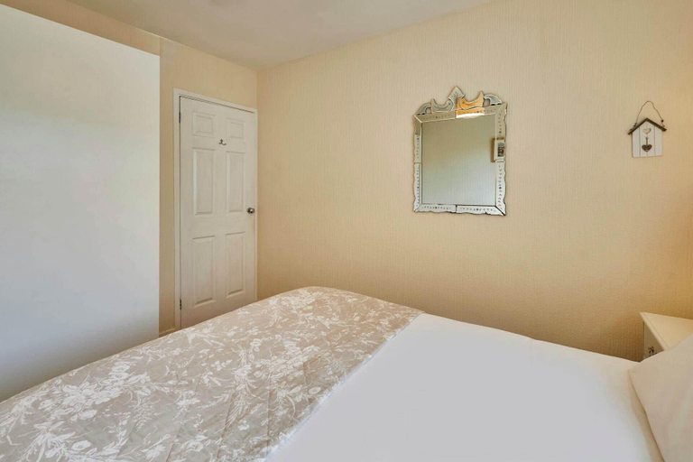 Room 5, Host Stay The Garden Flat Seahouses, Northumberland