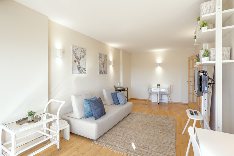 Living area 4, Olaias Modern W/ Garage by Homing, Lisbon
