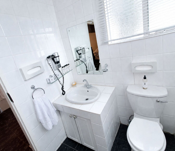 Bathroom 2, Whistletree Luxury Manor, City of Tshwane
