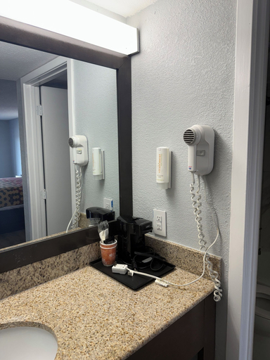 Bathroom 4, Econo Lodge Ruther Glen, Caroline