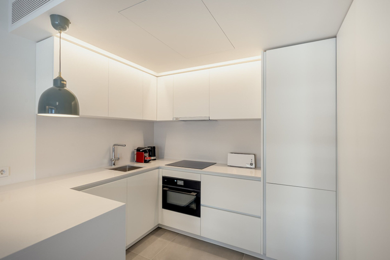 Private kitchen 5, Modern Lisbon W/ Balcony Pool II, Lisbon