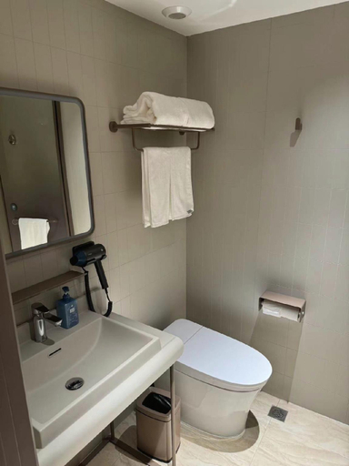 Bathroom 3, Hanting Hotel Shanghai People's Square Metro Station, Shanghai