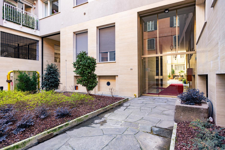 Exterior & Views, Spacious Design Apartment Central Milan, Milano