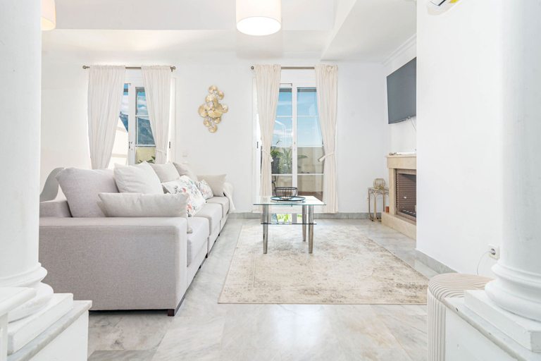 Interior 4, Penthouse With Sea Views in Nueva Andalucía, Málaga