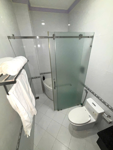 Bathroom 2, Diamond Suite Dai Nam Hotel, Ninh Kiều