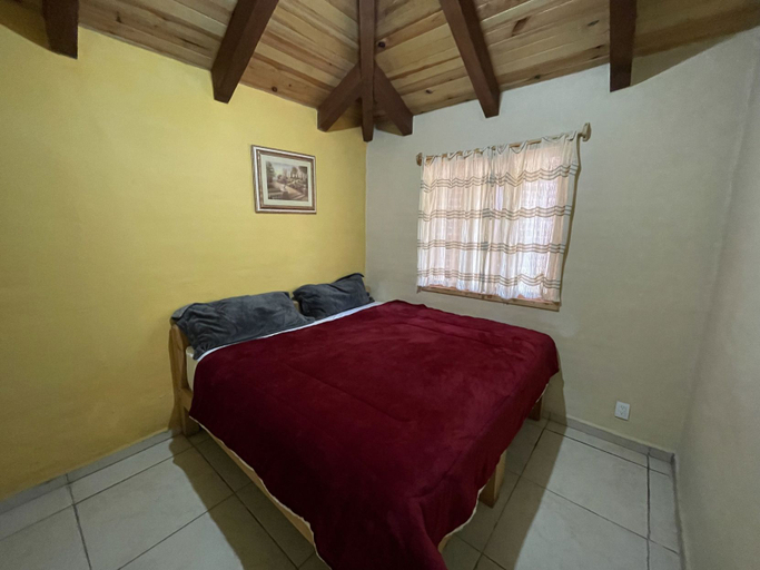 Bedroom 2, Cabaã±as Los Pirineos, Mazamitla