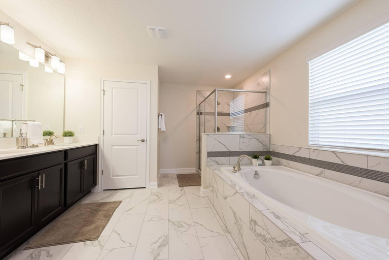 Bathroom 3, 6 bedrooms home at Champions Gate, Osceola