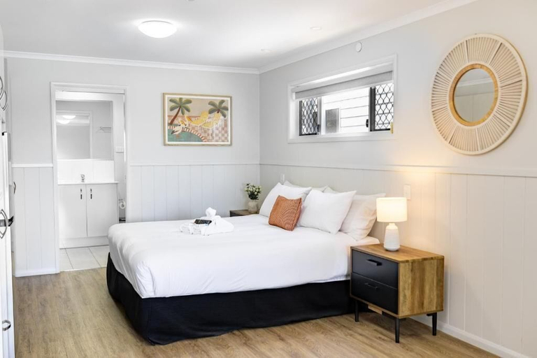 Room 5, Pelican Holiday Park, Nambucca