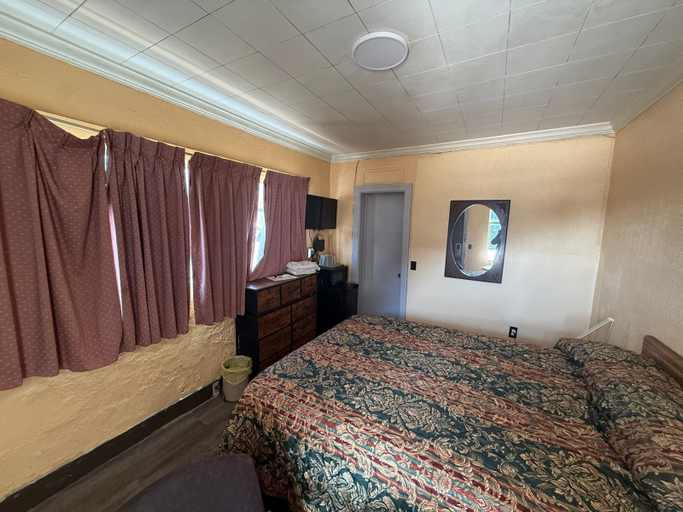Room 5, Railroad Inn Amory Near Tupelo Ms, Monroe