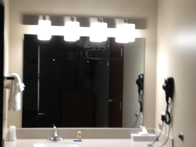 Bathroom 3, Crossroads Lodge, Thurston