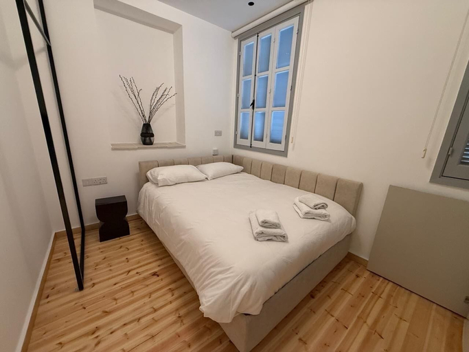 Room 5, Epos by the Sea, Larnaca