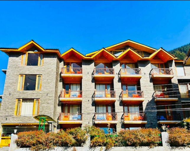 Exterior & Views