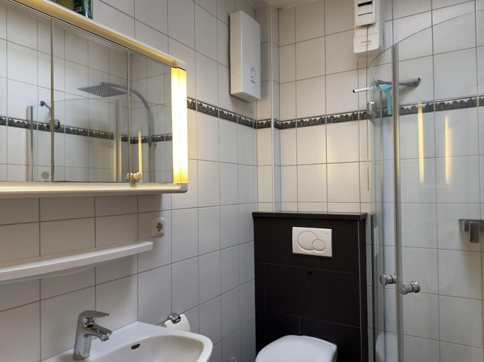 Bathroom 3, Holiday Bungalow Dornumersiel Terrace, Aurich