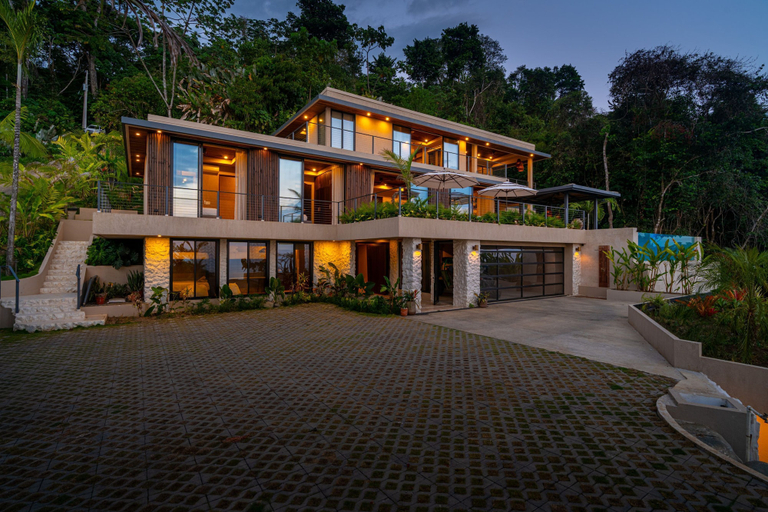 Room 2, Riverstone Elevated Living Near Beach Town, Aguirre