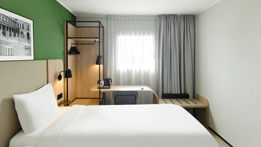 Bedroom 4, Campanile PRIME - Nogent-sur-Marne, Val-de-Marne