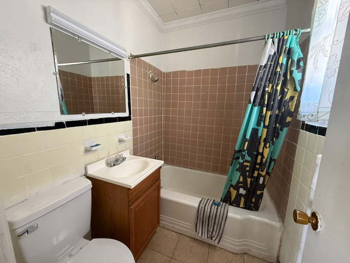 Bathroom 2, Railroad Inn Amory Near Tupelo Ms, Monroe