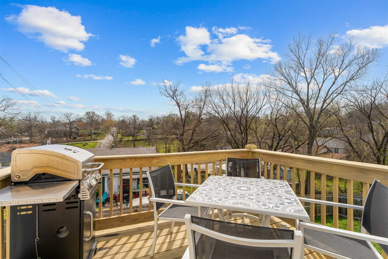 BBQ/picnic area 2, Trolly Inn Hot Tub, Walkable, Taney
