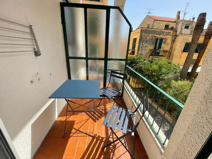 Others 5, Hotel Al Capo, Savona