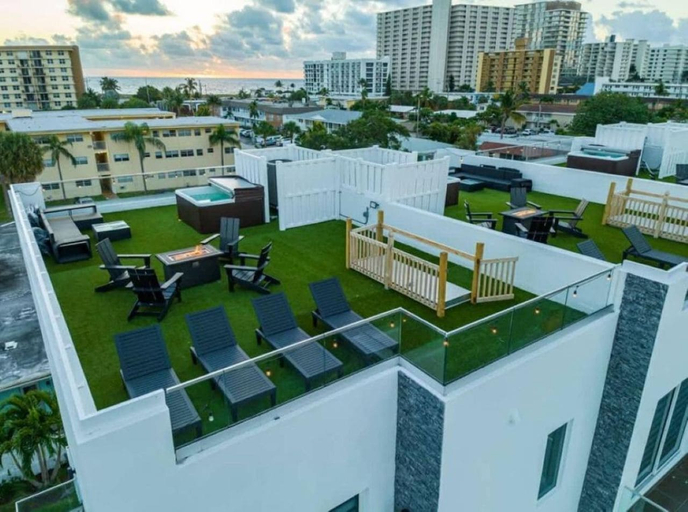 Terrace/patio 2, Luxury 5BR Villa Steps from the Beach, Broward