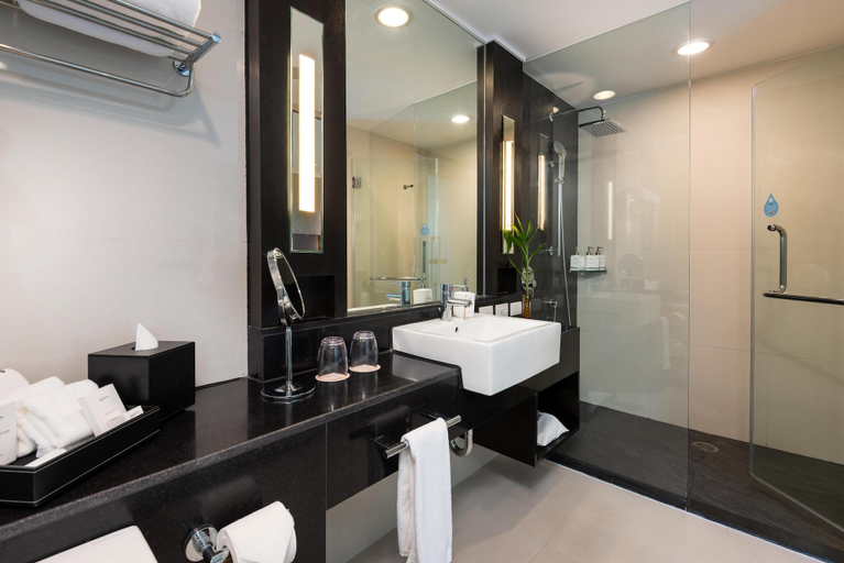 Bathroom 5, Radisson Suites Bangkok Sukhumvit, Wattana