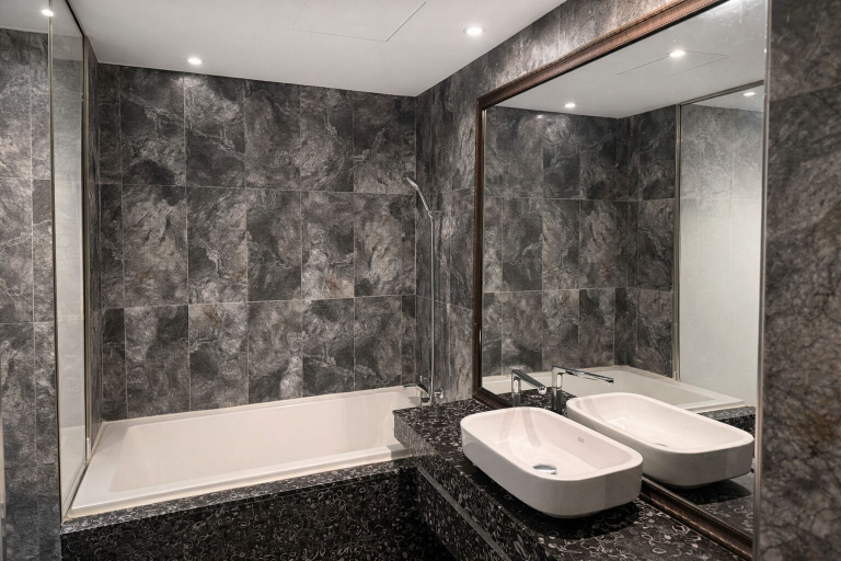 Bathroom 5, Zenith Hotel, Gyeyang
