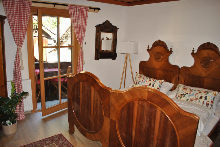 Bedroom 4, Cafe Restaurant zum Muhlbach, Gmunden