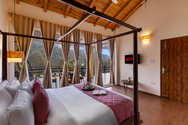 Room 2, ELIVAAS The Nakshatra Serene 3BHK Villa, Nainital
