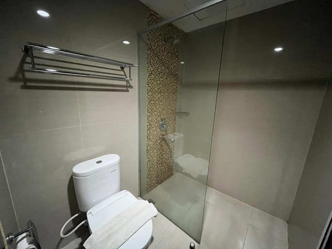 bathroom 8