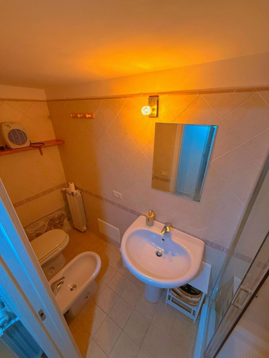 Bathroom 4, OIKOS Guesthouse & Rooftop, Latina