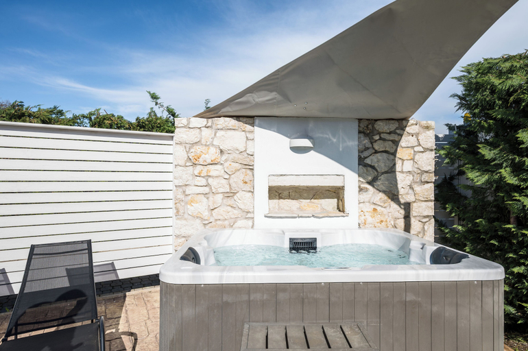 Sport & Beauty, Villa Estia with Hot Tub, Ionian Islands