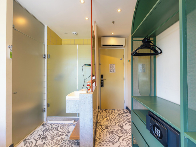 Bathroom, B&B HOTEL Santos Dumont, Rio de Janeiro