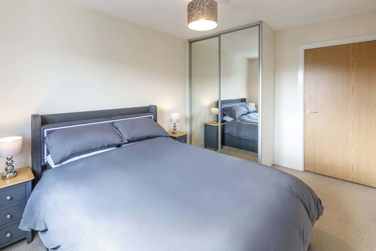 Room 5, Host Stay Linden Homes, Surrey